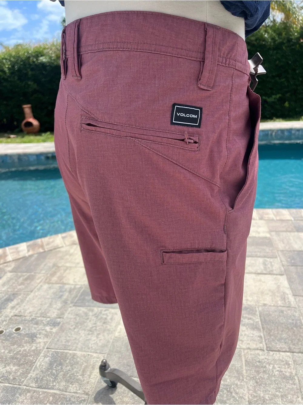 Volcom Men's Burgundy Flat-Front Shorts size 33
